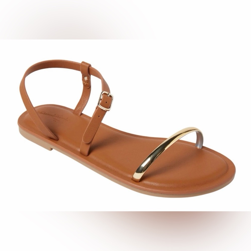 NWOT Universal Thread “Mildred” gold metal toe strap sandal - 8